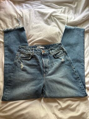ZARA Light Blue Straight-Leg High-Rise Jeans with Frayed Hem